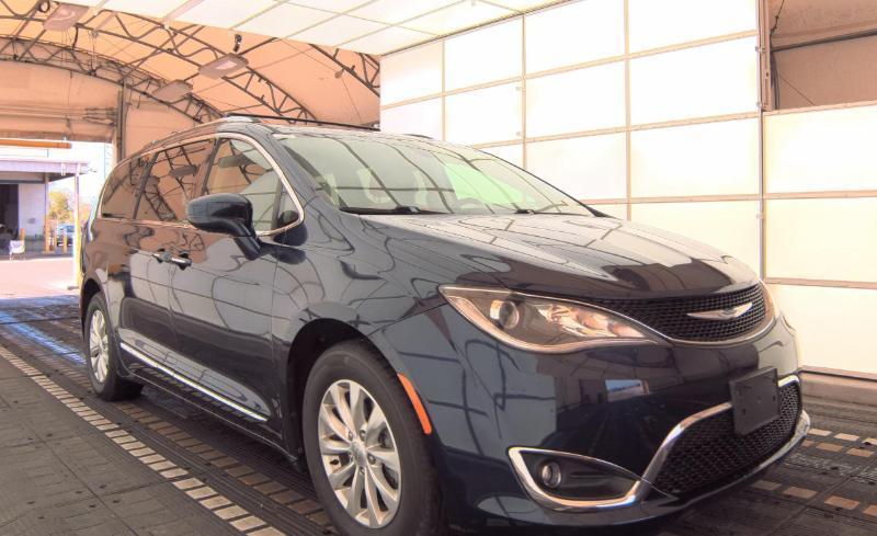 Chrysler Pacifica Touring L FWD 2018