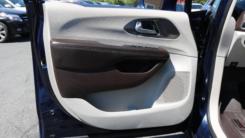 Chrysler Pacifica Touring L FWD 2018
