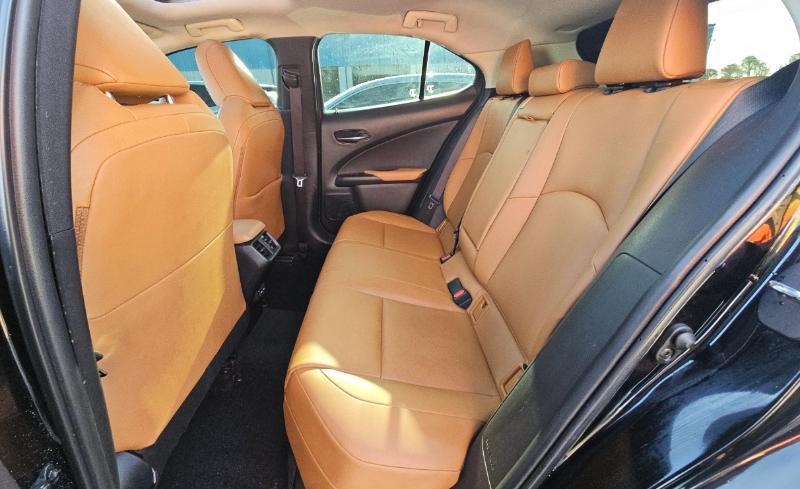 Lexus UX UX 200 FWD 2021