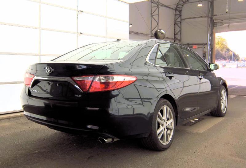 Toyota Camry 4dr Sdn I4 Auto XLE (Natl) 2015
