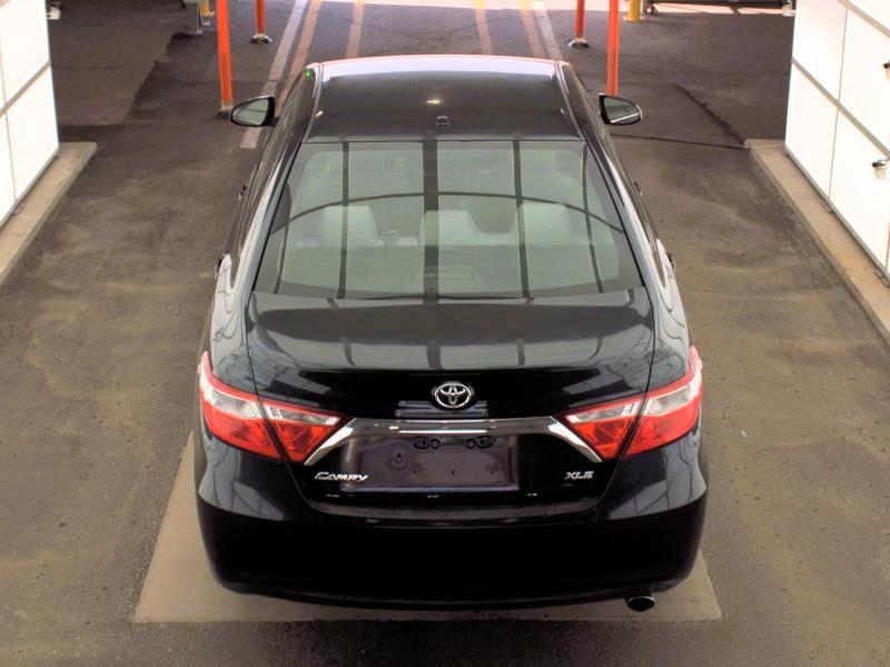 Toyota Camry 4dr Sdn I4 Auto XLE (Natl) 2015