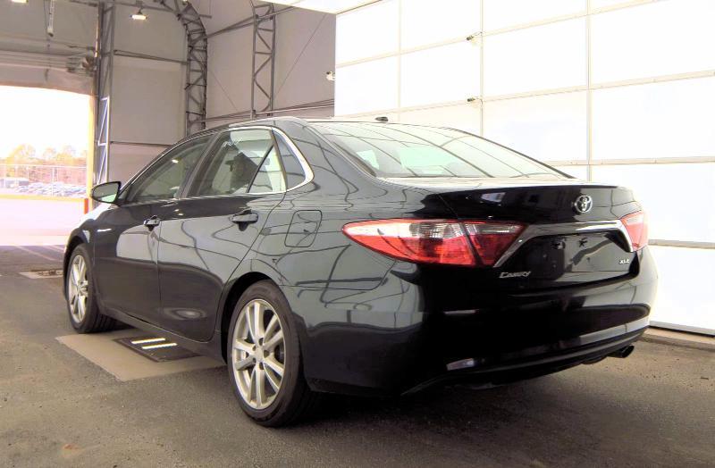 Toyota Camry 4dr Sdn I4 Auto XLE (Natl) 2015