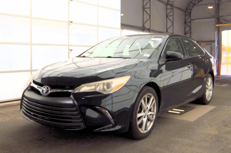 Toyota Camry 4dr Sdn I4 Auto XLE (Natl) 2015