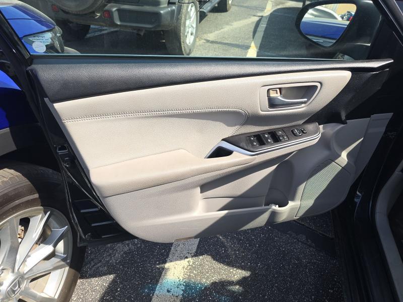 Toyota Camry 4dr Sdn I4 Auto XLE (Natl) 2015