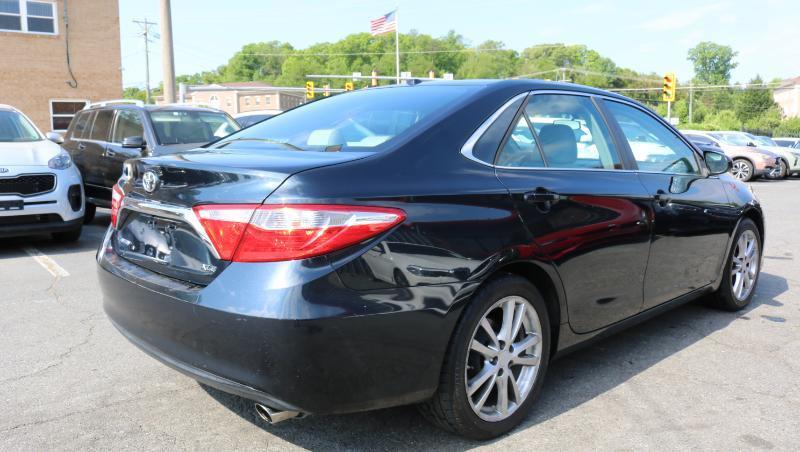 Toyota Camry 4dr Sdn I4 Auto XLE (Natl) 2015