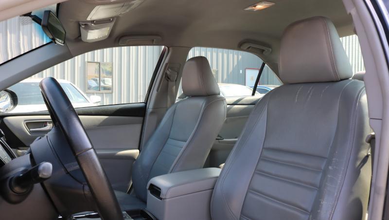 Toyota Camry 4dr Sdn I4 Auto XLE (Natl) 2015