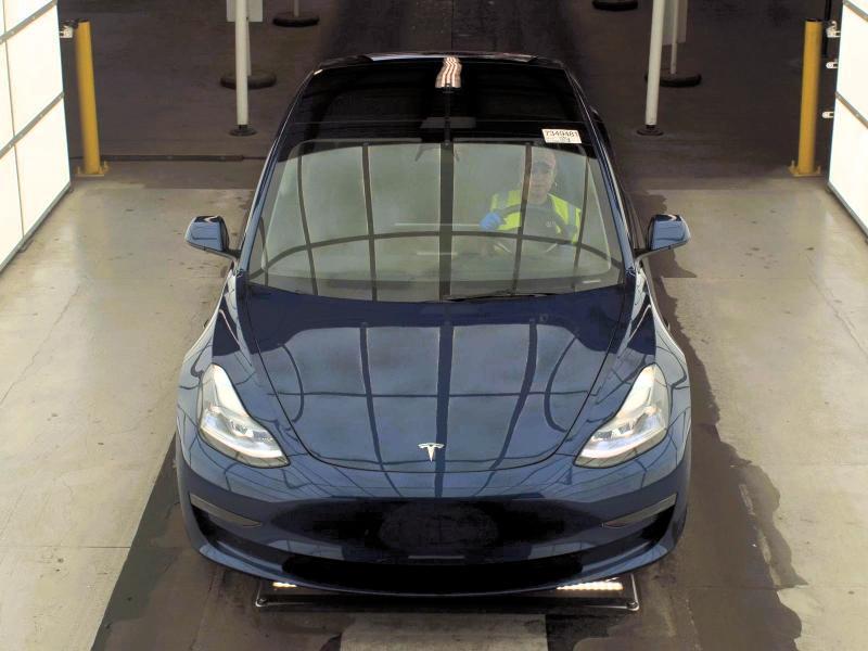 Tesla Model 3 Standard Range RWD 2020