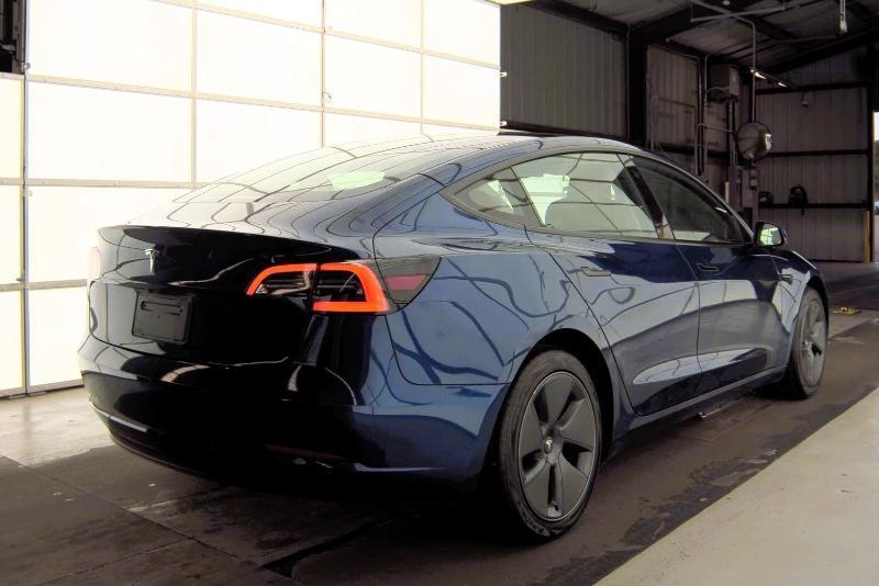 Tesla Model 3 Standard Range RWD 2020