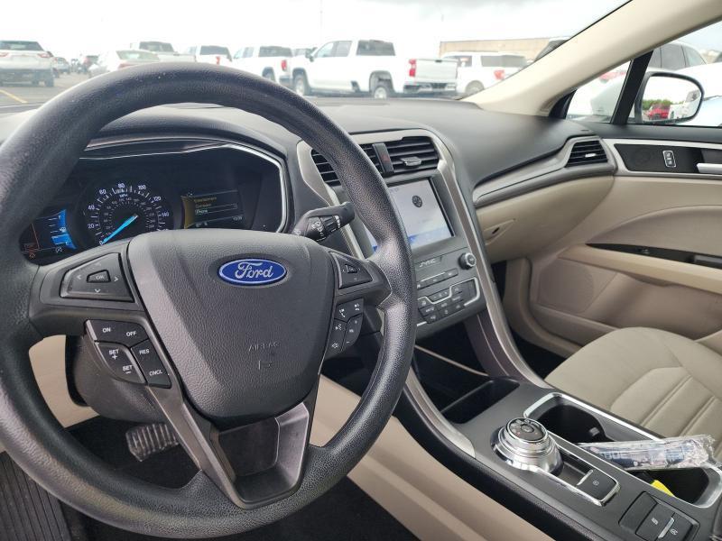 Ford Fusion SE FWD 2020