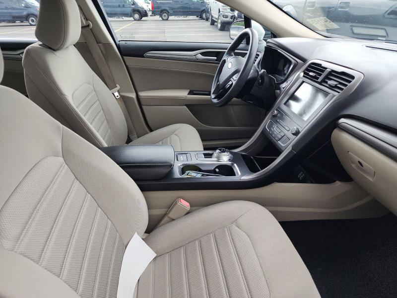 Ford Fusion SE FWD 2020