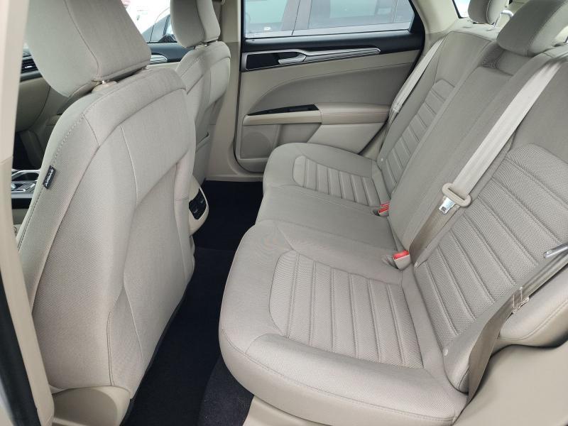 Ford Fusion SE FWD 2020