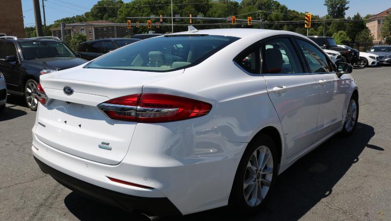 Ford Fusion SE FWD 2020