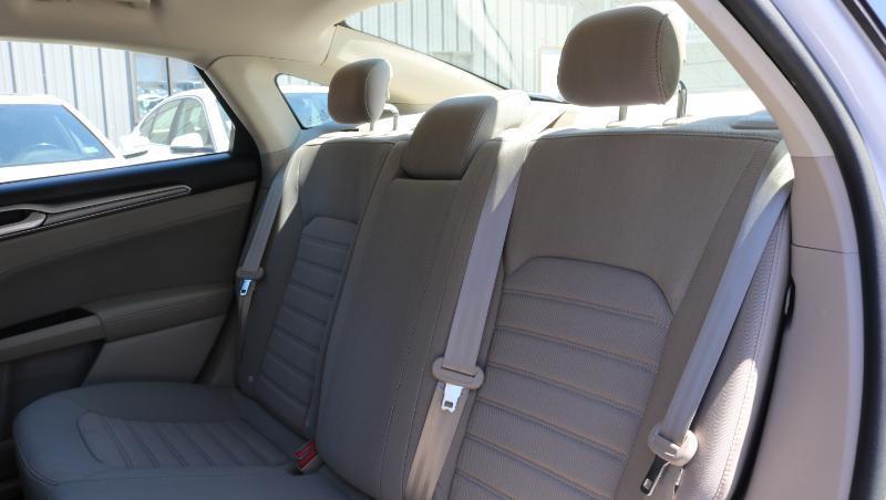 Ford Fusion SE FWD 2020