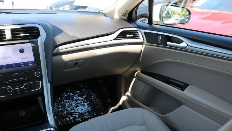 Ford Fusion SE FWD 2020