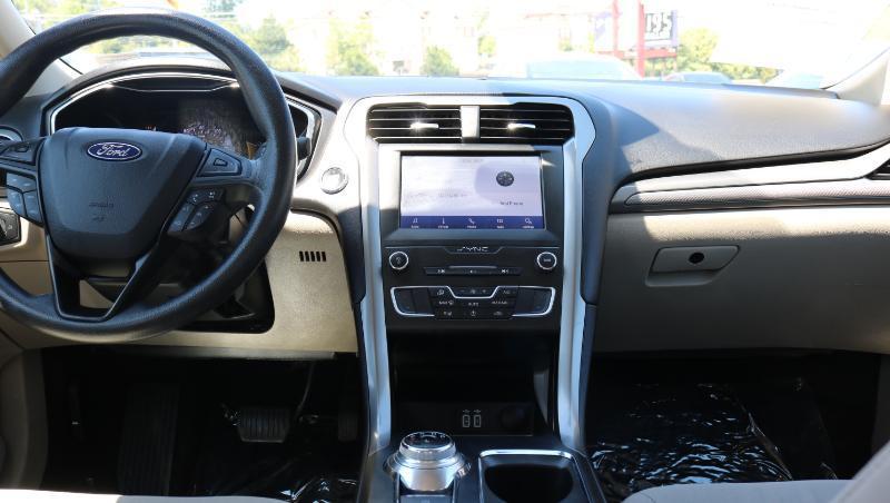 Ford Fusion SE FWD 2020