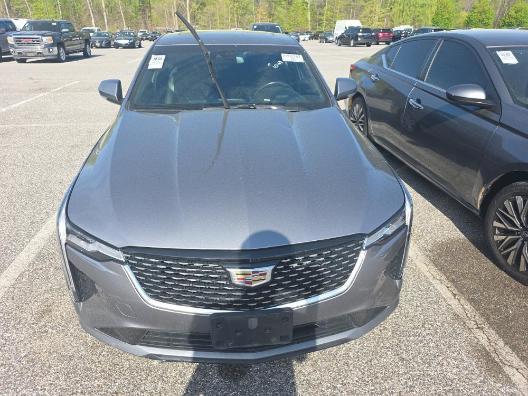 Cadillac CT4 4dr Sdn Luxury 2022