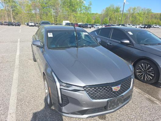 Cadillac CT4 4dr Sdn Luxury 2022