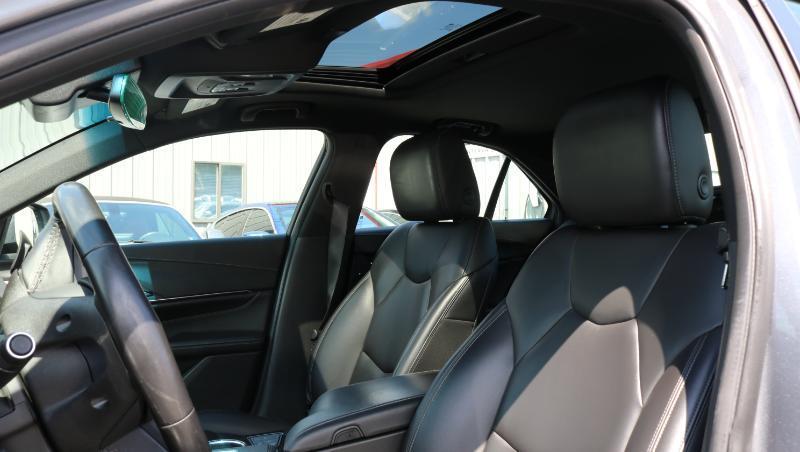 Cadillac CT4 4dr Sdn Luxury 2022