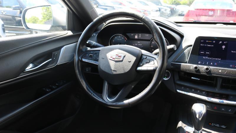 Cadillac CT4 4dr Sdn Luxury 2022