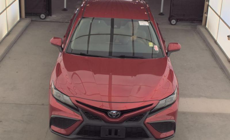 Toyota Camry SE Auto (Natl) 2021