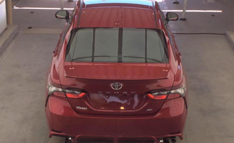 Toyota Camry SE Auto (Natl) 2021