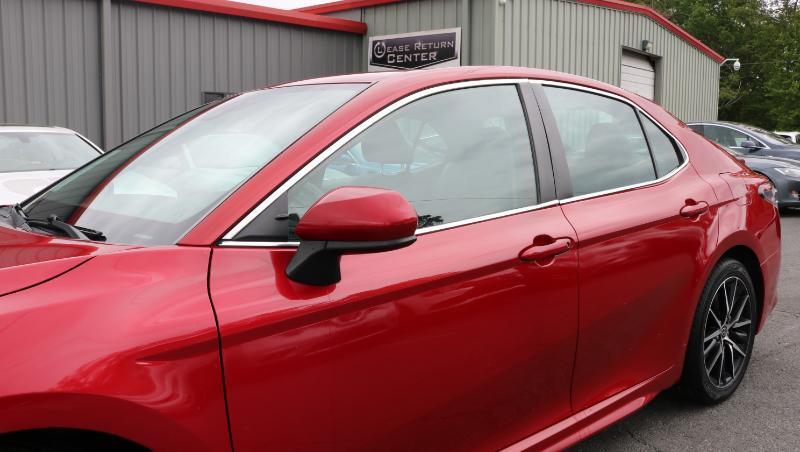 Toyota Camry SE Auto (Natl) 2021