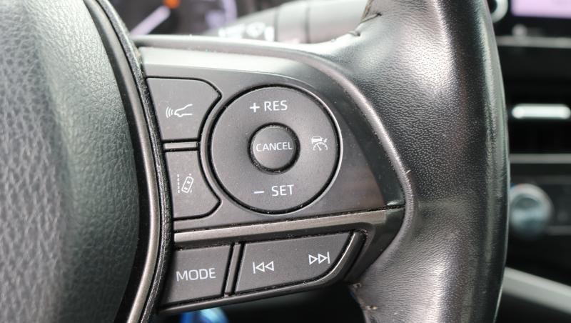 Toyota Camry SE Auto (Natl) 2021