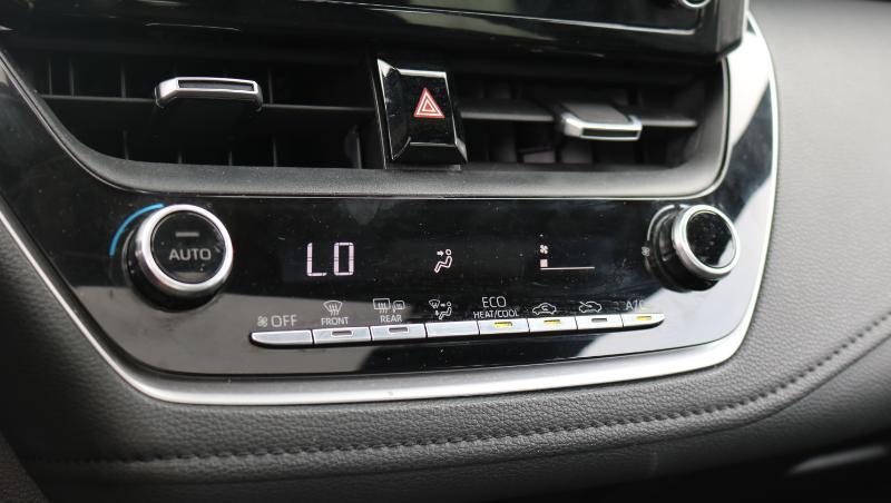 Toyota Corolla SE CVT (Natl) 2020