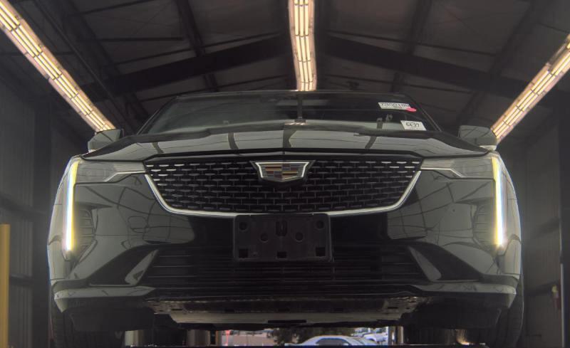 Cadillac CT4 4dr Sdn Luxury 2024