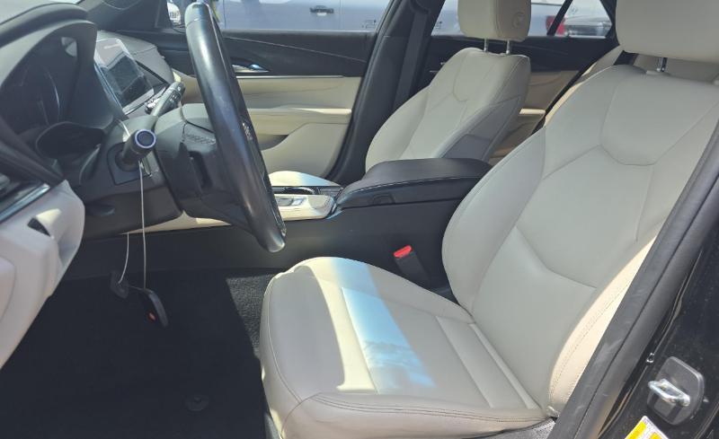 Cadillac CT4 4dr Sdn Luxury 2024