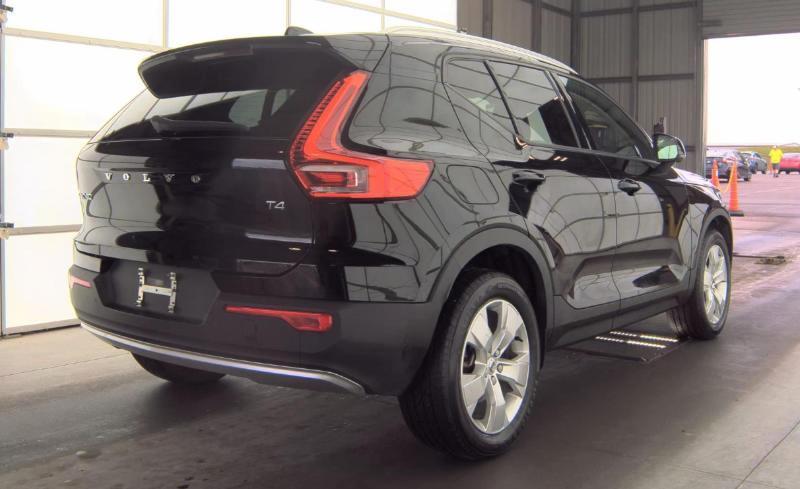 Volvo XC40 T4 FWD Momentum 2022
