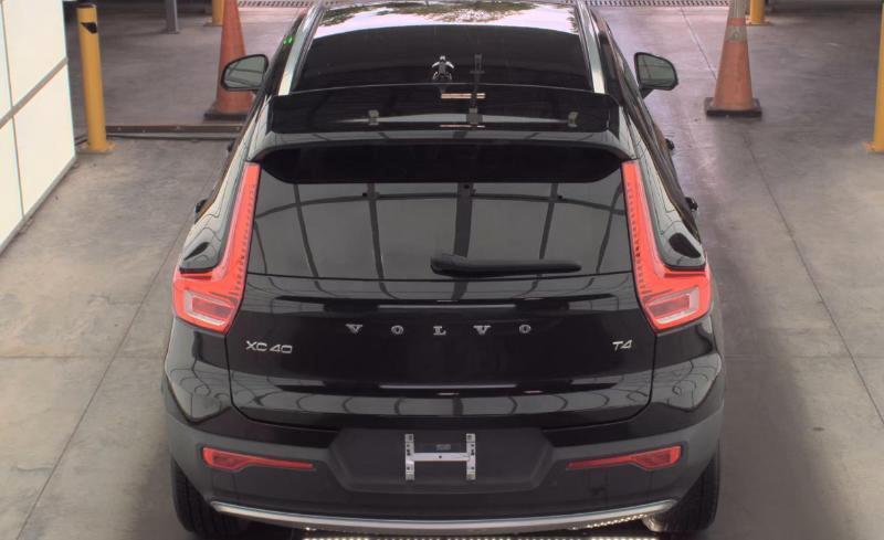 Volvo XC40 T4 FWD Momentum 2022