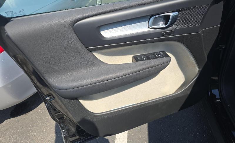 Volvo XC40 T4 FWD Momentum 2022