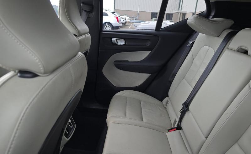 Volvo XC40 T4 FWD Momentum 2022