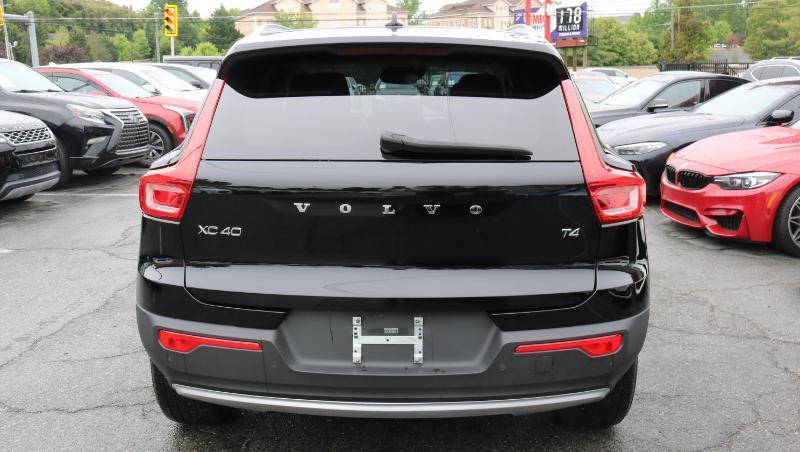 Volvo XC40 T4 FWD Momentum 2022