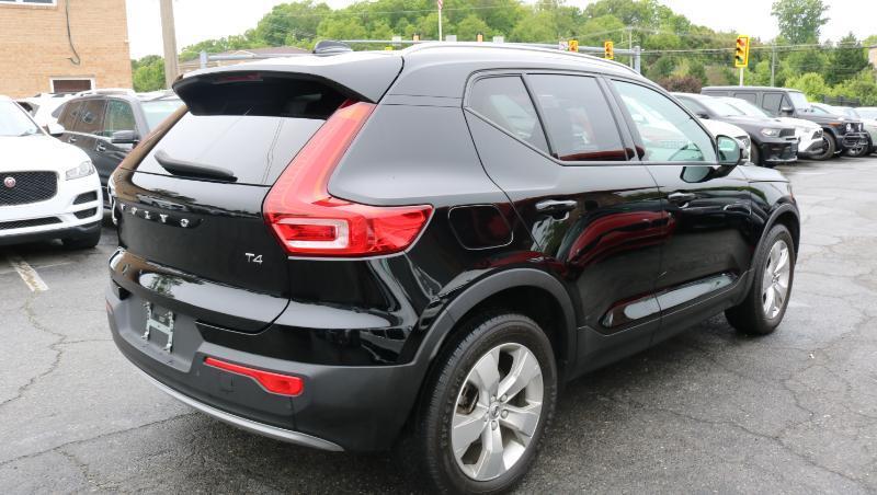 Volvo XC40 T4 FWD Momentum 2022