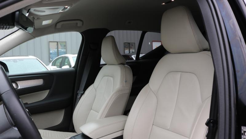Volvo XC40 T4 FWD Momentum 2022