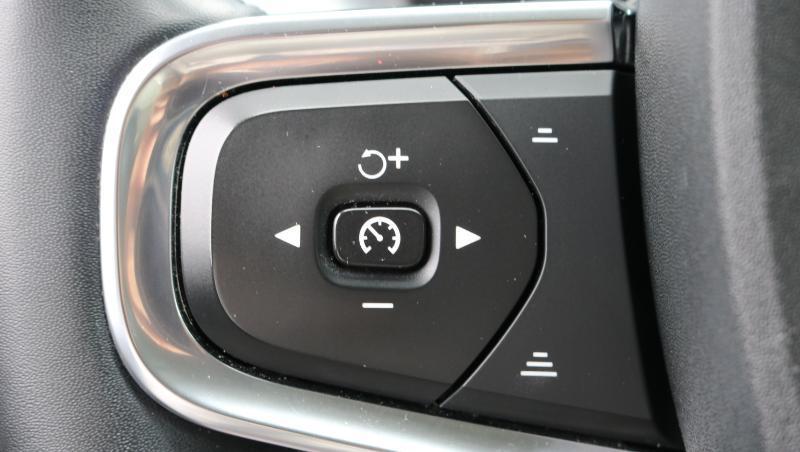 Volvo XC40 T4 FWD Momentum 2022