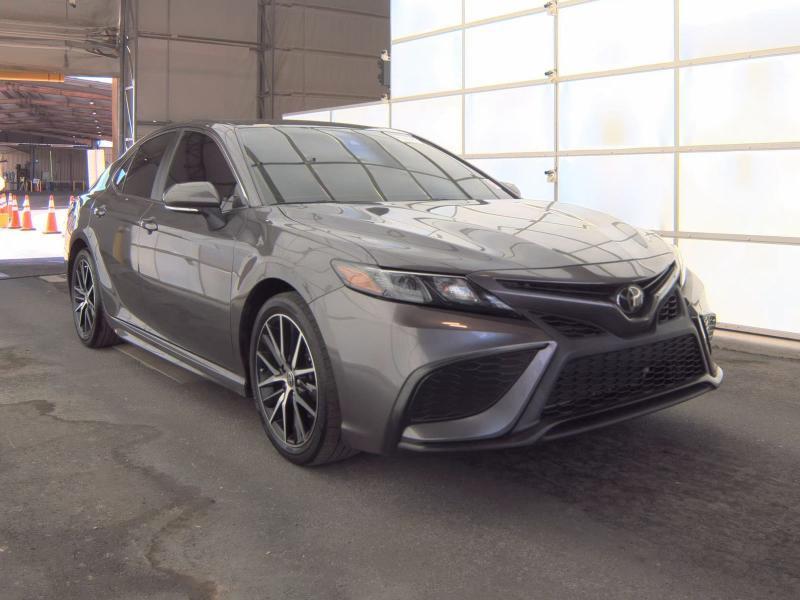 Toyota Camry SE Auto (Natl) 2022