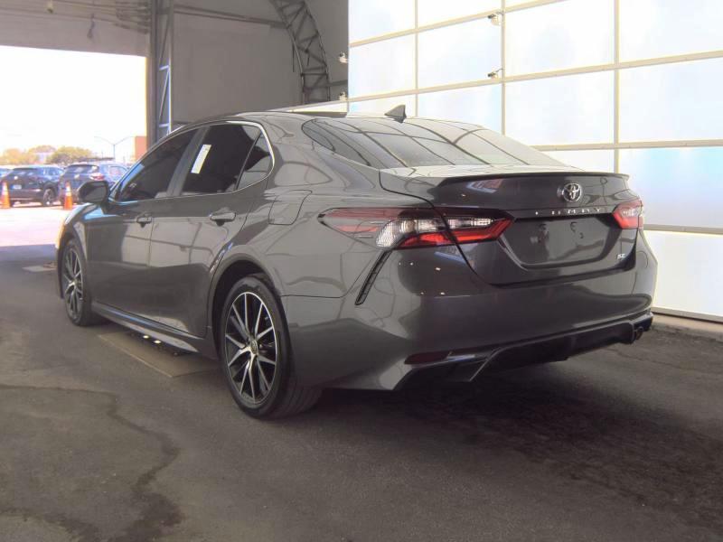 Toyota Camry SE Auto (Natl) 2022