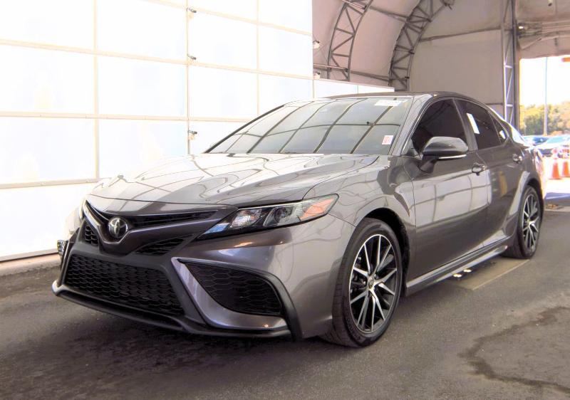 Toyota Camry SE Auto (Natl) 2022