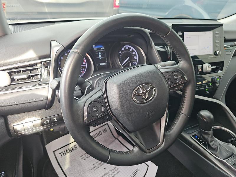 Toyota Camry SE Auto (Natl) 2022