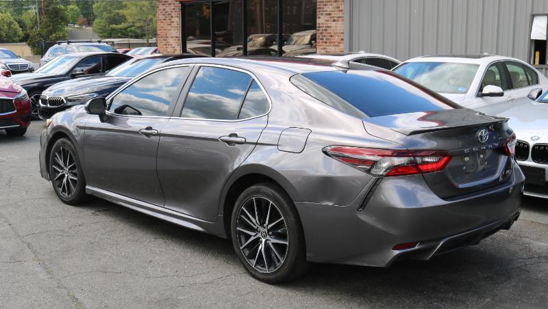 Toyota Camry SE Auto (Natl) 2022