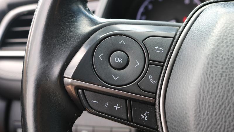 Toyota Camry SE Auto (Natl) 2022