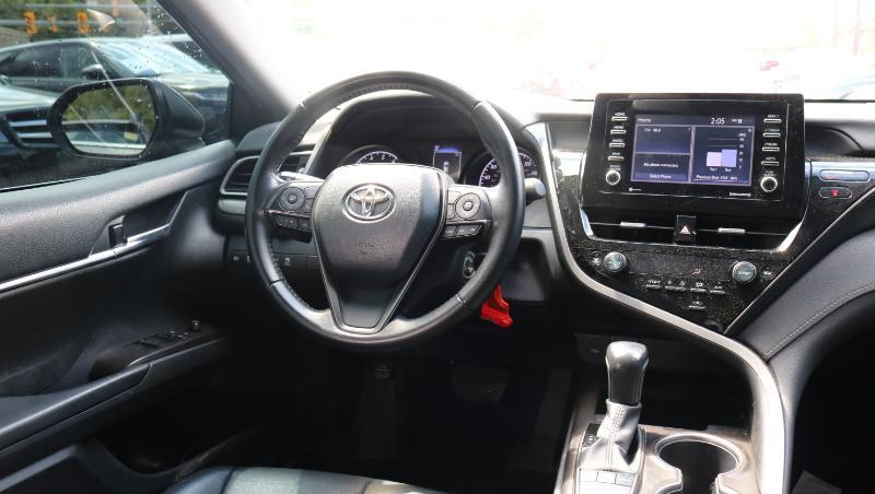Toyota Camry SE Auto (Natl) 2022