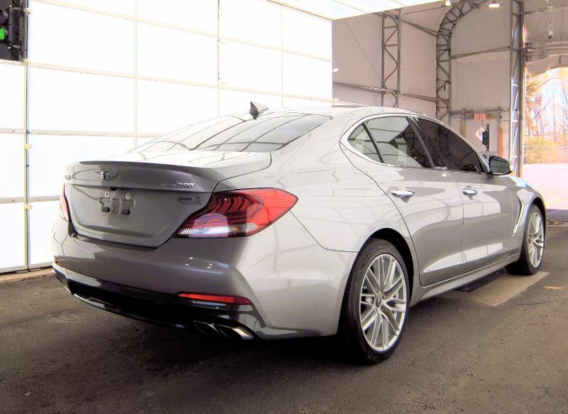 Genesis G70 2.0T RWD 2020