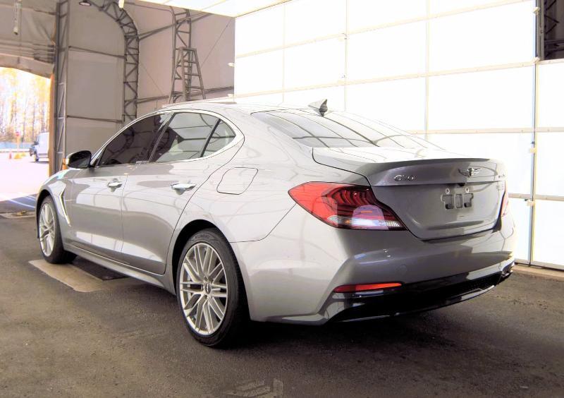 Genesis G70 2.0T RWD 2020