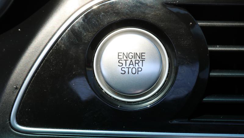 Genesis G70 2.0T RWD 2020