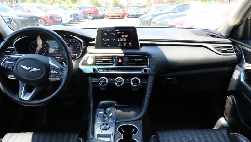 Genesis G70 2.0T RWD 2020