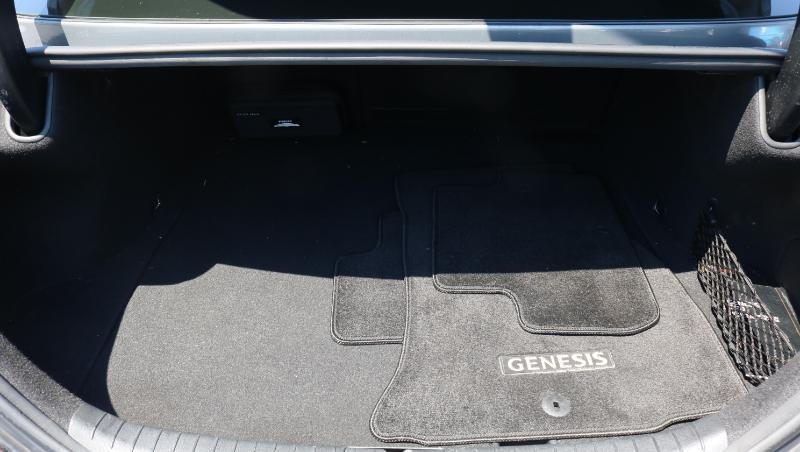 Genesis G70 2.0T RWD 2020